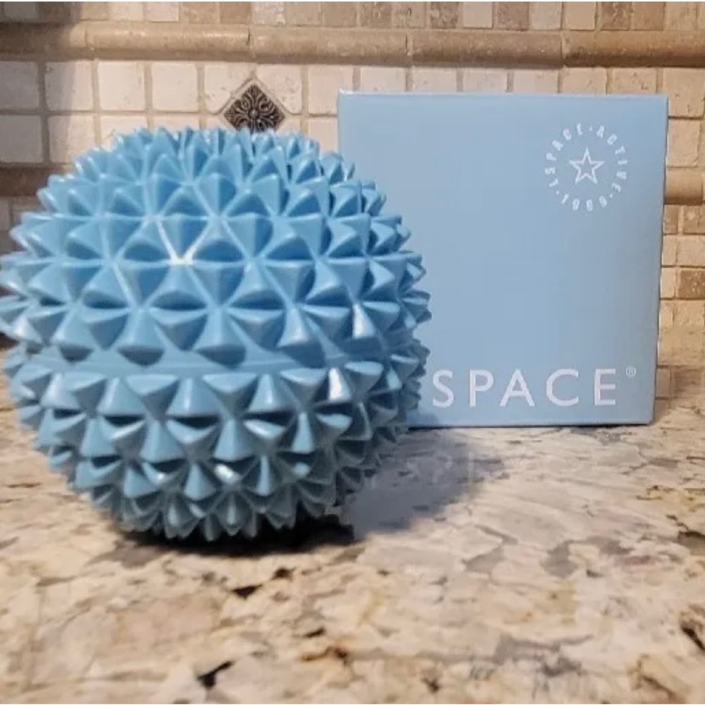 L Space Vibrating Massage Ball
